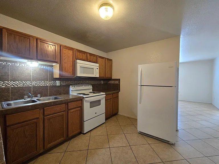 3407 Hereford Ln #A — Photo 8