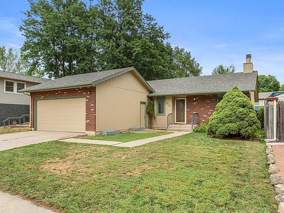 2nd image of 2718 Balmoral Ct