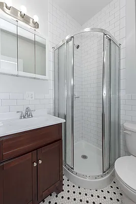 Rented by Bold New York | media 24