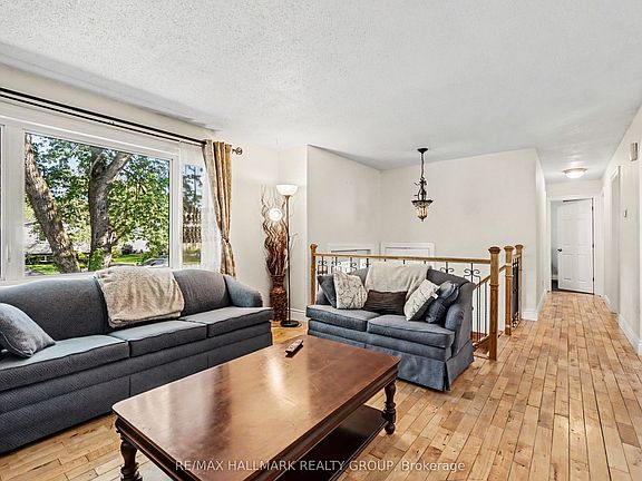 4th image of 52 Castlebeau St
