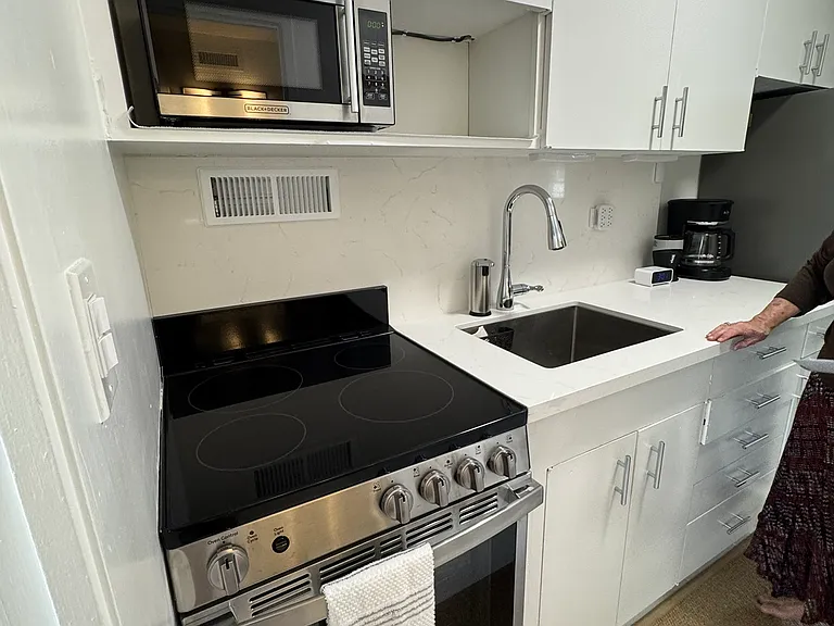 426 Ena Rd #903B — Photo 7