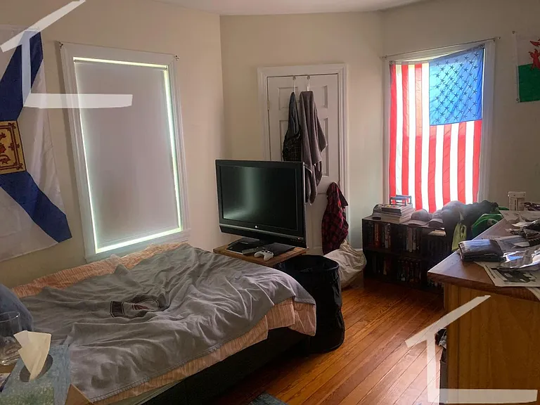 12 Middle St — Photo 10