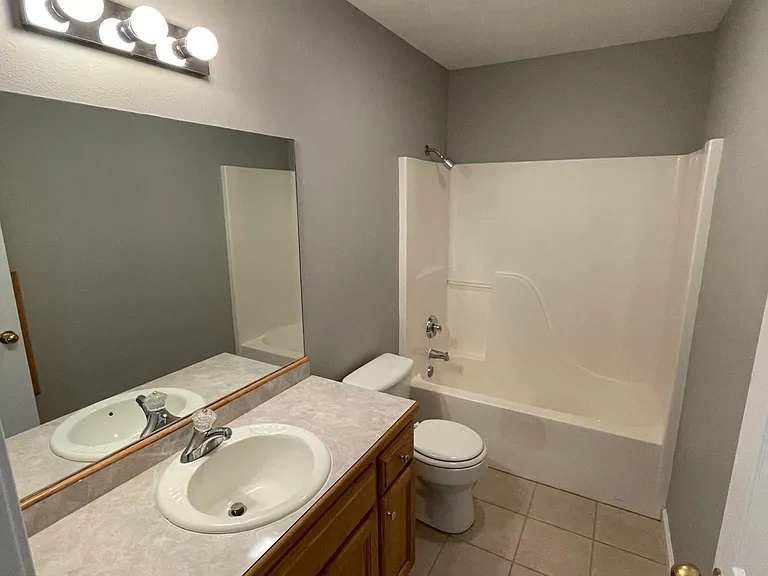 403 S Pike Ave — Photo 8