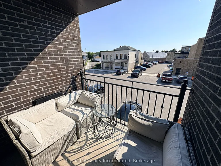 35 Saint David St #204 — Photo 11