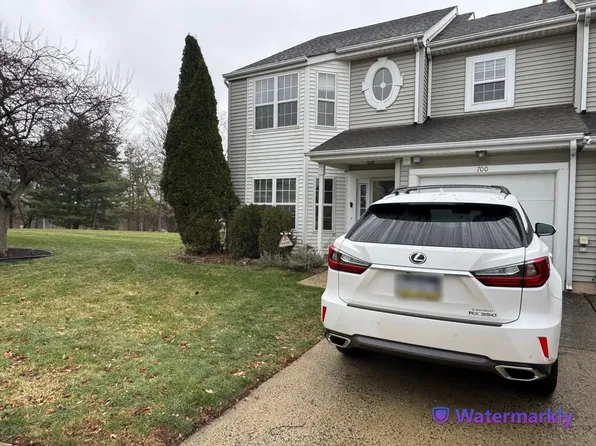 700 Evergreen Ct, North Wales, PA 19454