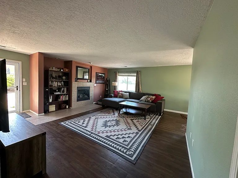 1003 Mineral Way #1 — Photo 2