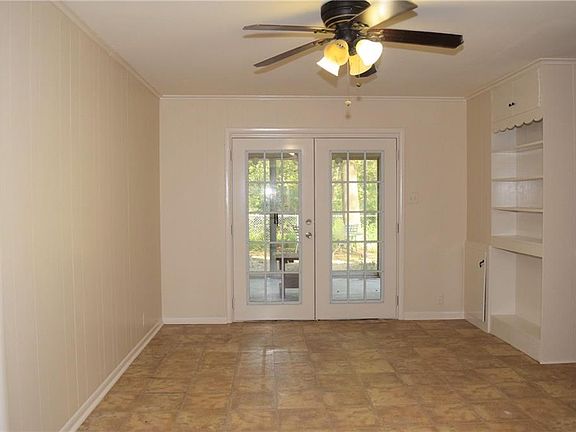 5th image of 1821 E Beverly Dr