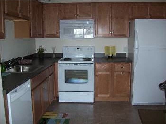 2nd image of 103 Fulton St Unit 7