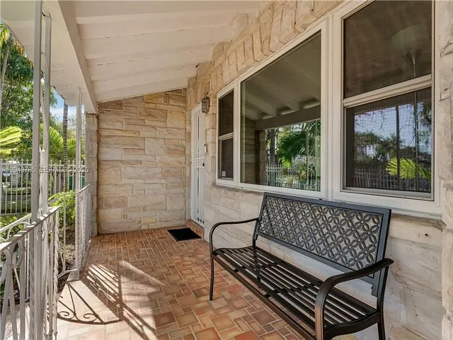 820 SW 26th Rd — Photo 18