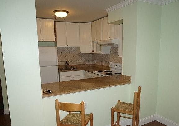 2nd image of 51 Schuyler Avenue