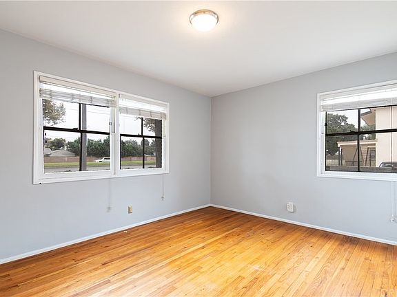5th image of 5927 Lakewood Blvd