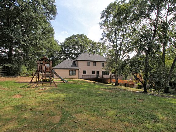 2nd image of 3849 Wentworth Ln