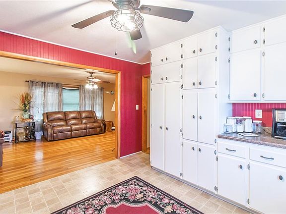 4th image of 508 W 19th St