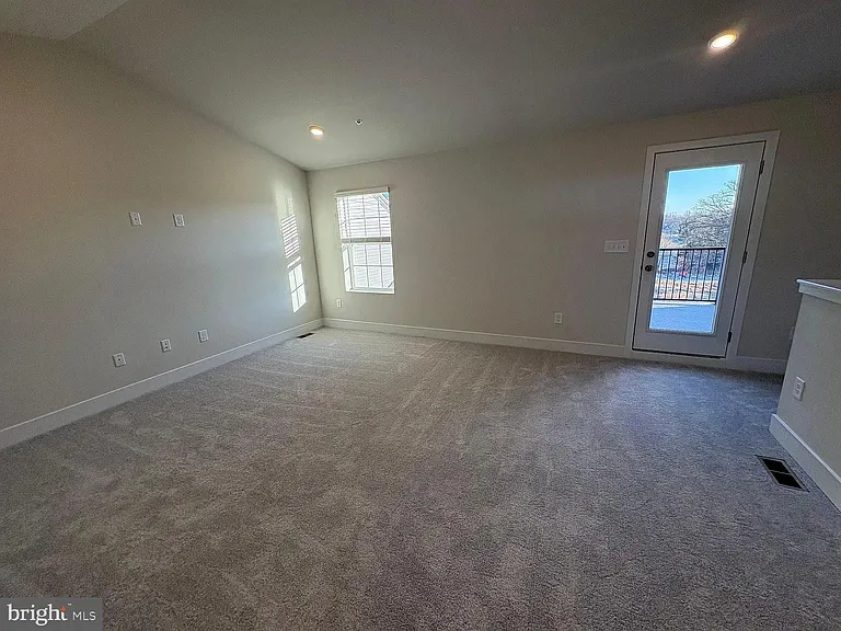 265 Swing Arc Ct — Photo 8
