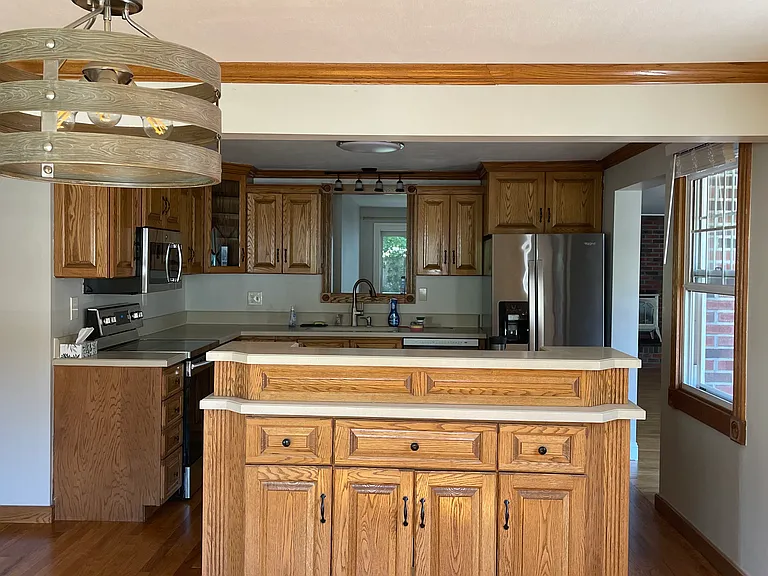9 Maplewood Ave — Photo 8