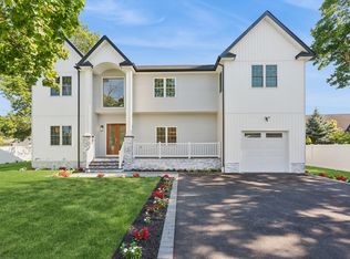 204 Old Country Rd, Melville, NY 11747