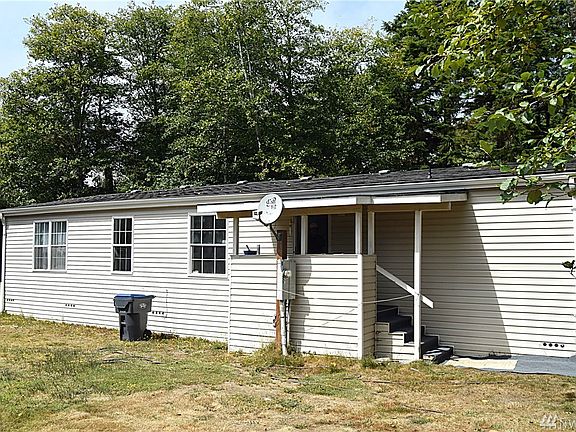 2nd image of 629 Chenois Ave NE