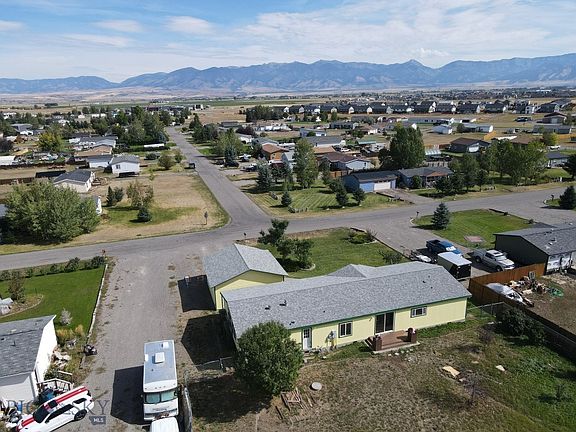 3rd image of 406 Red Oak Dr