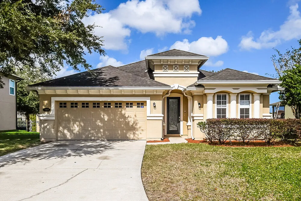 3 bed, 2.0 bath, 1668 sqft, $1,995 — Photo 1