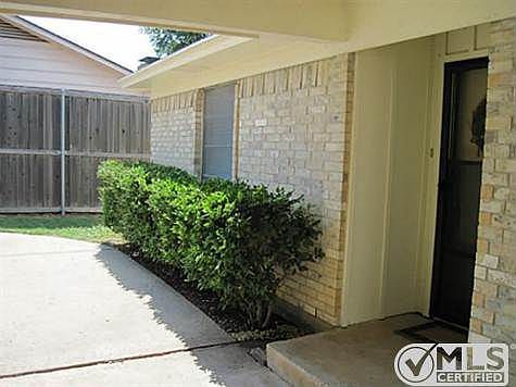 2nd image of 1605 Japonica Ln