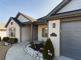 1130 Spring Hollow Rd, Bentonville, AR 72713