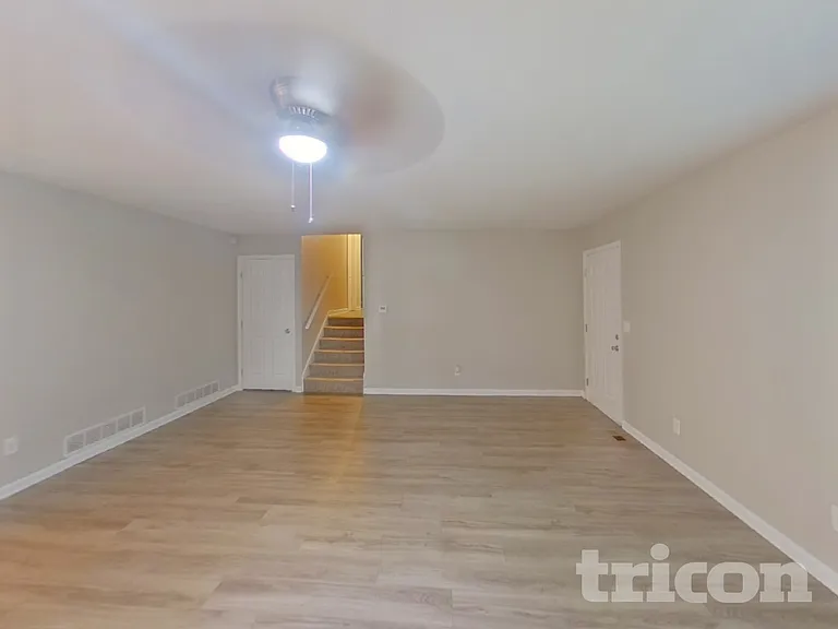 120 Elberta Dr — Photo 3