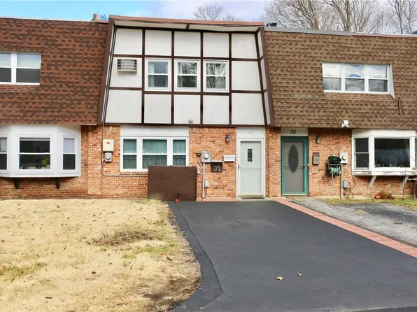 37 Roundtree Court, Beacon, NY 12508