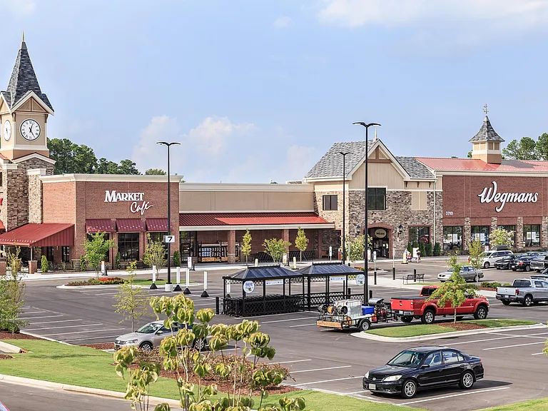 Shopping center closeby