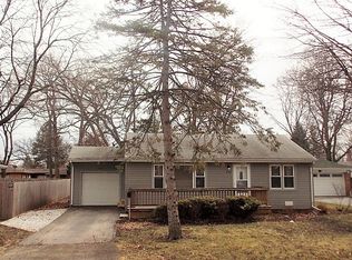 210 Helena Ave, Wauconda, IL