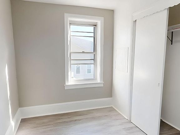 5th image of 153 Knapp Ave