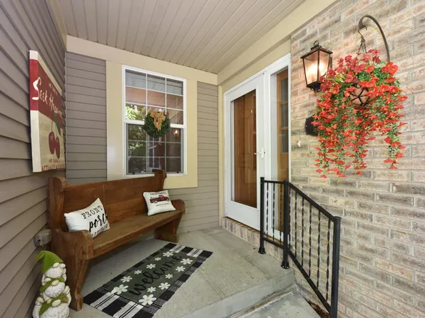 2809 Gateway AVENUE #1, Hartford, WI 53027