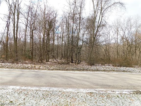 3rd image of River Glen Dr
