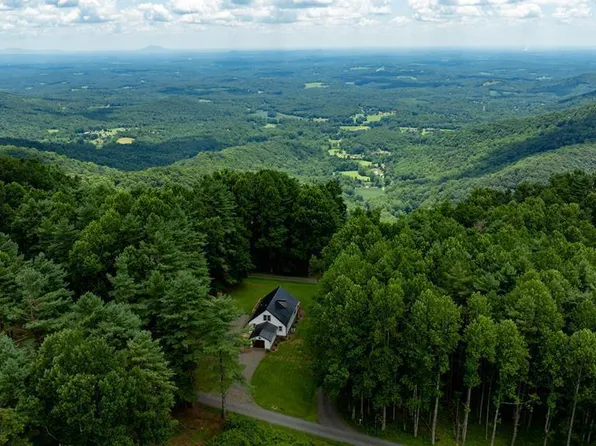 95 Furry Fox Ln, Galax, VA 24333