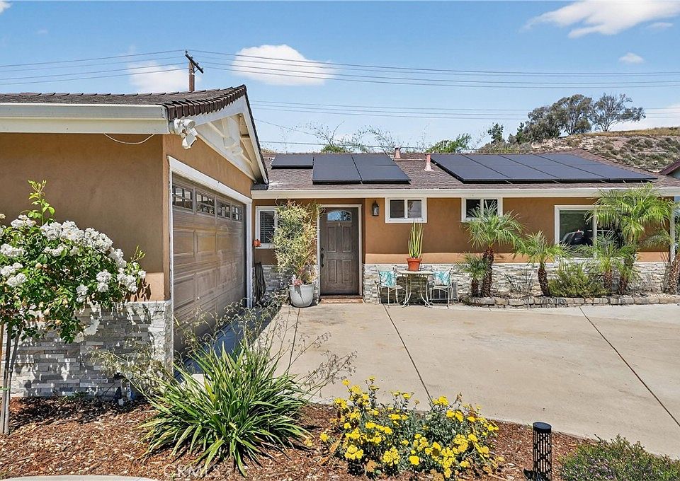 1st image of 2239 Farringdon Ave