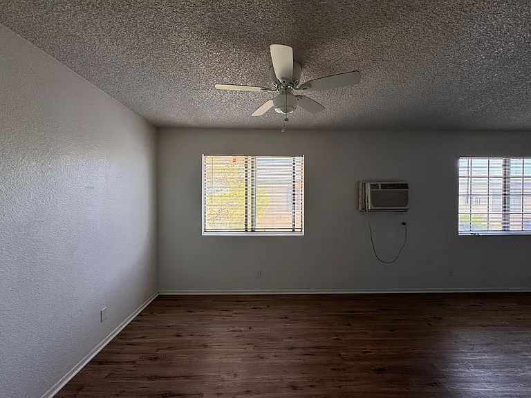 20949 83rd St #8 — Photo 3
