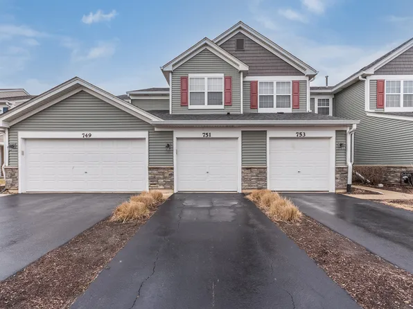 751 Genesee Dr #751, Naperville, IL 60563