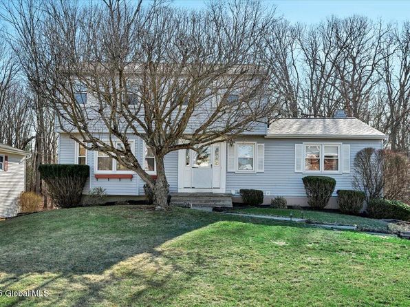 125 Horizon View Drive, East Greenbush, NY 12061