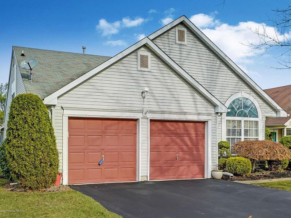 1st image of 2379 Woodbine Ln