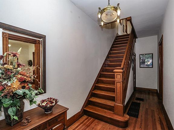 3rd image of 3836 Eastern Ave