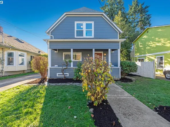 1202 SE Sherrett St, Portland, OR 97202