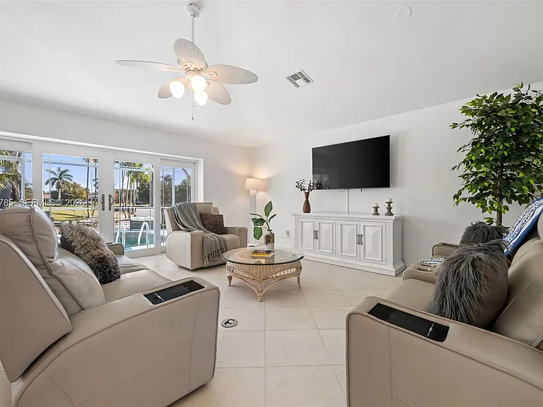 21489 Sheridan Run — Photo 11