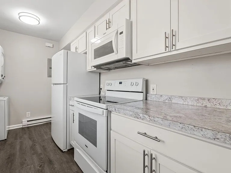 Creekside at Fenton Heights — Photo 15