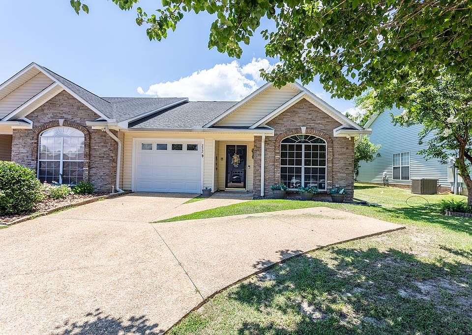 1st image of 232 Huntington Pointe Dr