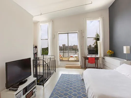 Rented by Sotheby's International Realty | media 4