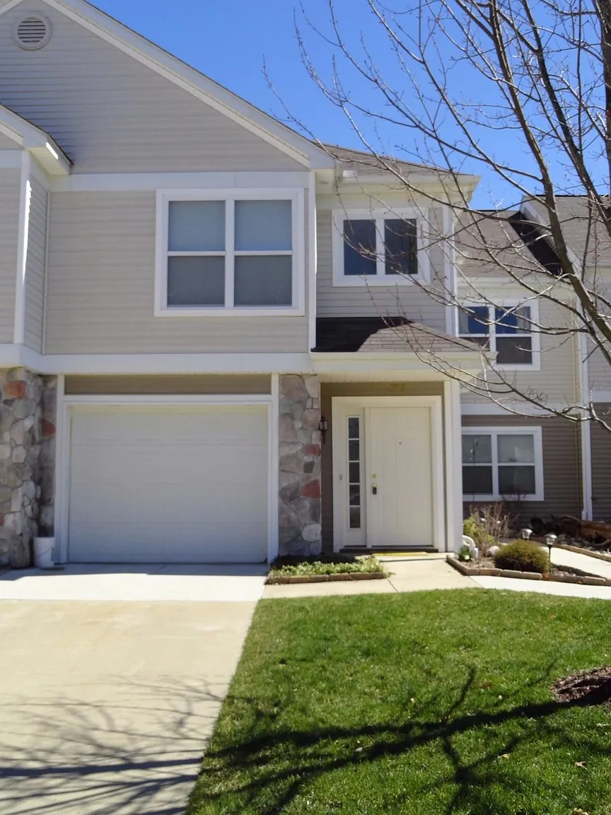 609 Fieldstone Cir W photo 1