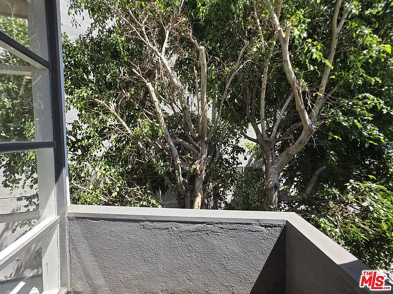 1635 S Beverly Glen Blvd #6 — Photo 26