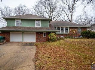 1520 SW Ward Pkwy, Topeka, KS 66604