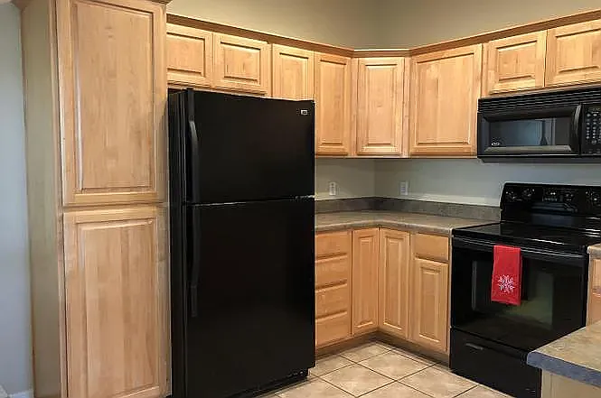 1 bed, 200 sqft, $650 — Photo 1