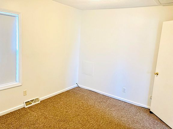5th image of 225 Rhodes St