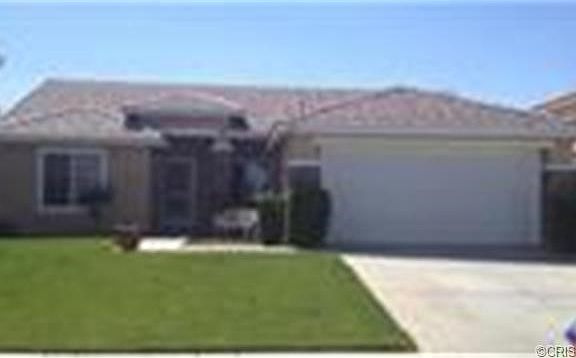 Wonderful pool home, great for first time home buyer!